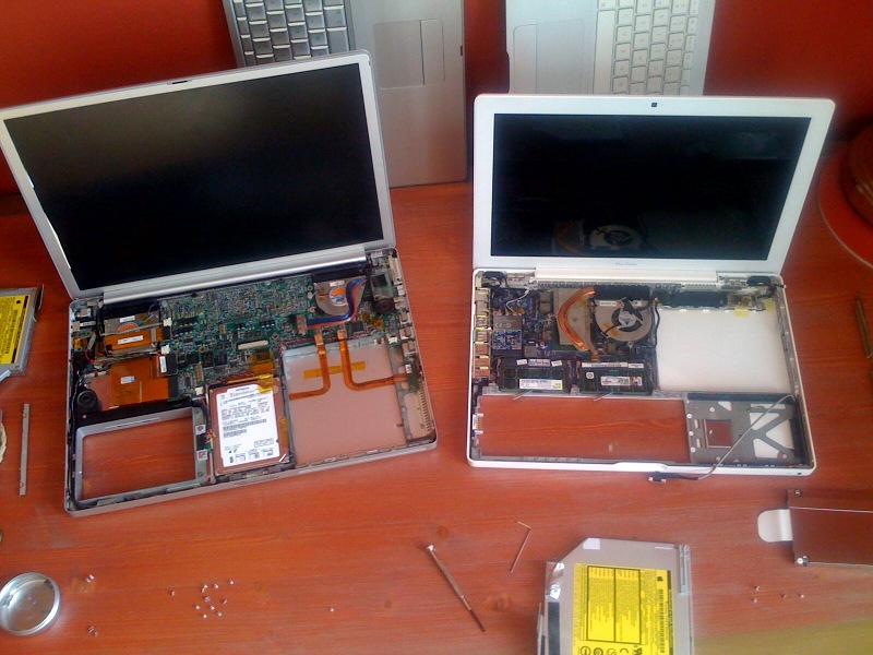 In their gory entrails: MacBook and Powerbook